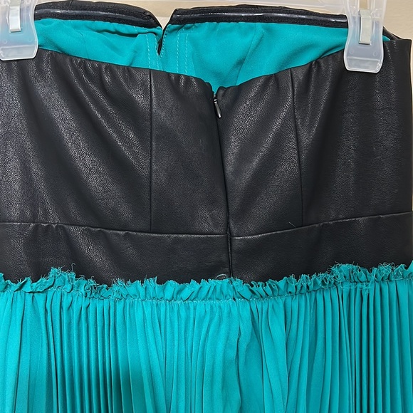 Gorgeous VICI dress! Brand new! Never worn! - Picture 4 of 7